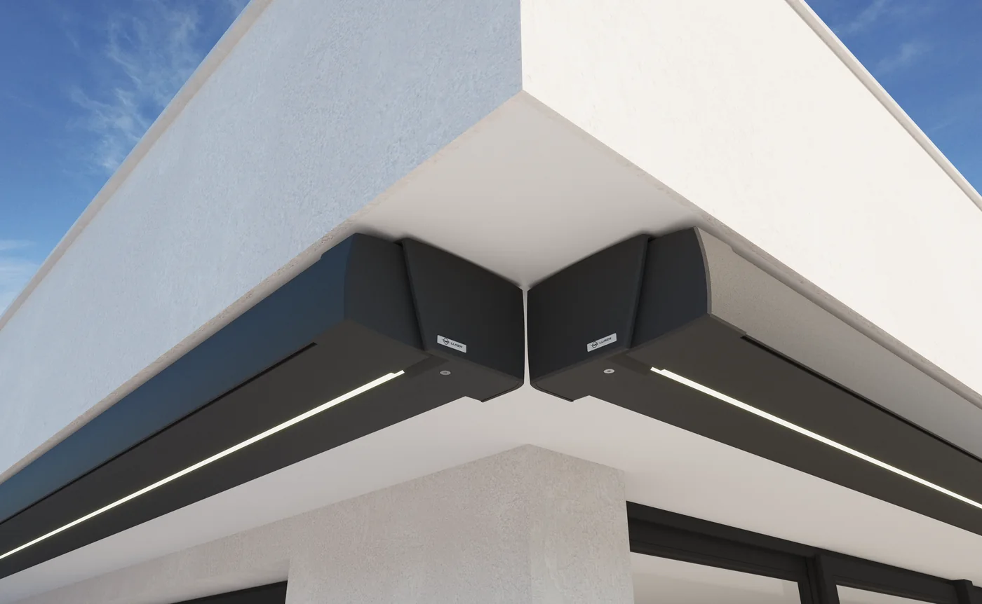Detalle de toldo cofre Maticbox instalado en fachada