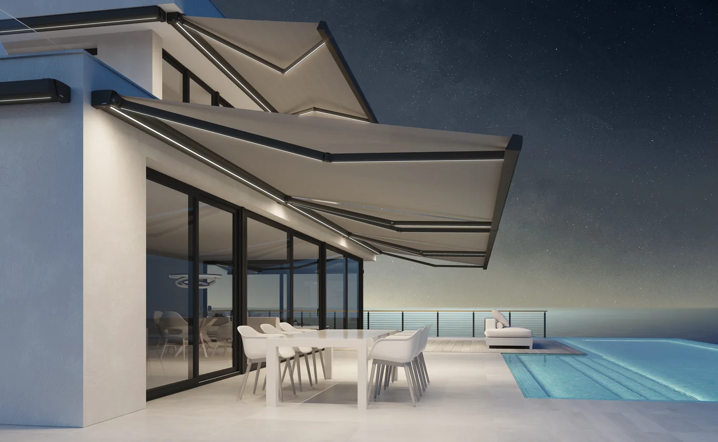 Toldo cofre Maticbox extendido en una vivienda